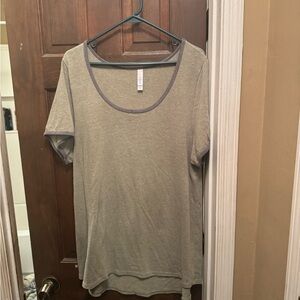 Womens Size 2XL LuLaRoe Olive Short Sleeve Tee
